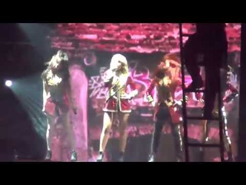 [HD] 140517 2ne1 - Crush @ AON Manila MOA Arena