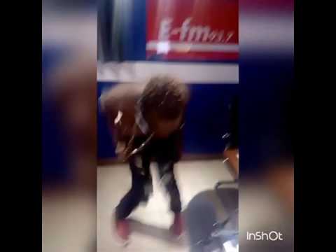 dj akicheza nyimbo ya mario swaga tungo tata