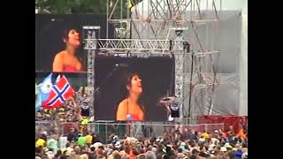 Lily Allen - Cheryl Tweedy (Live At Glastonbury 2007 - Audience Footage) (VIDEO)
