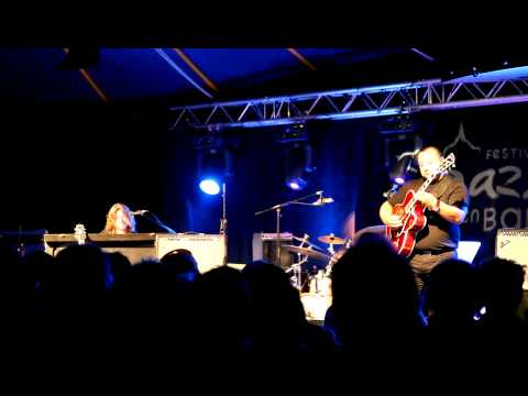 Jazz en baie 2011 : Mike Reinhardt trio - Mimosa (George Benson)