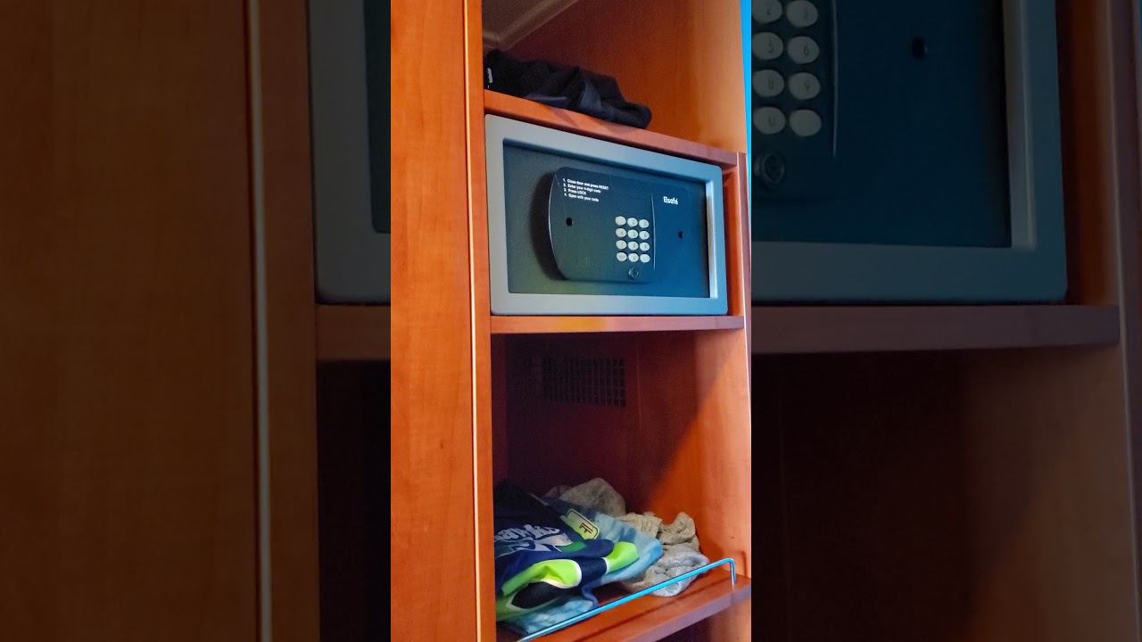 Norwegian Jewel - Cabin 10092 - Video 1