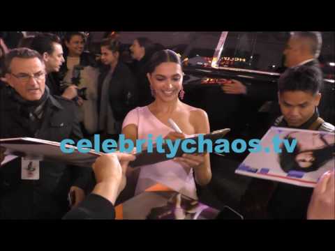 download lagu mp3 mp4 Autograph Of Deepika Padukone, download lagu Autograph Of Deepika Padukone gratis, unduh video klip Autograph Of Deepika Padukone