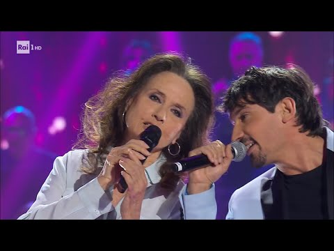 Pier Davide Carone con Gigliola Cinquetti canta "Di Notte" - Ora o mai più 11/01/2025