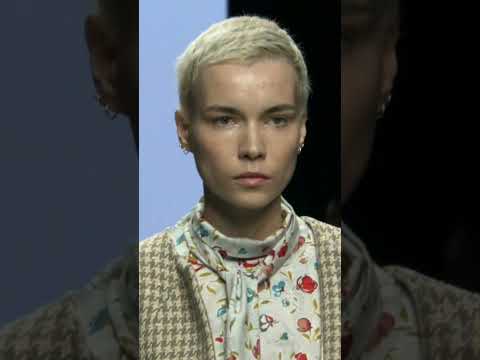 Mercedes-Benz Fashion Week Russia. Дизайнер Rogov. Показ моды в Москве #shorts 25