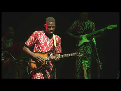 jah baba in concert at institut francais of cotonou with freinds