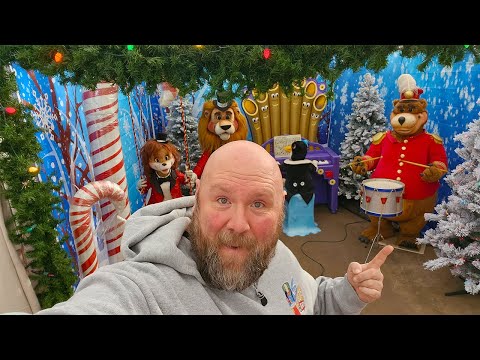 I Visit The Christmas Wonderland At Maple Leaf Farms To See The Circus World Jamboree!!