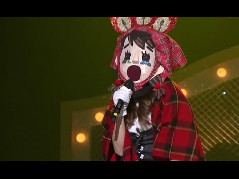 Video thumbnail for Honey (감기조심하세요 성냥팔이 소녀) [Be careful not to catch a cold, girl who sells matches]