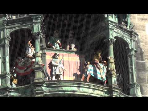Munich (München) - Rathaus-Glockenspiel in the Marienplatz