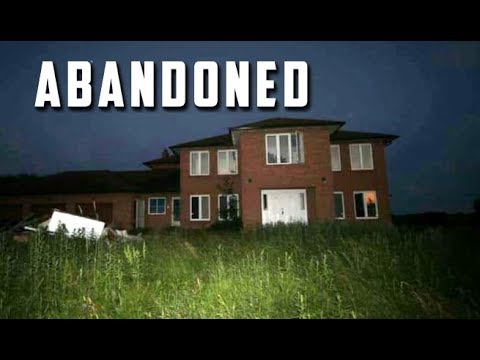 Very Large Abandoned House with 3 car garage