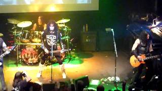 Wasp - On Your Knees / The Real Me