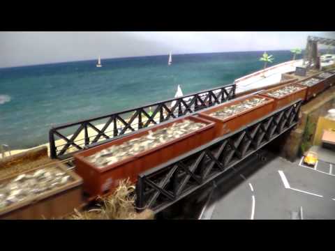 PLASTICO FERROVIARIO CUNIFER : TRENI MERCI  - BORGO S.DALMAZZO (CN) 8 - 12 - 2013.