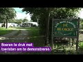 Dit boerenechtpaar is te druk met toeristen om te demonstreren