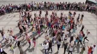 preview picture of video 'Pinsk. Dancing flash mob. Пинск. Танцевальный флешмоб-2012'