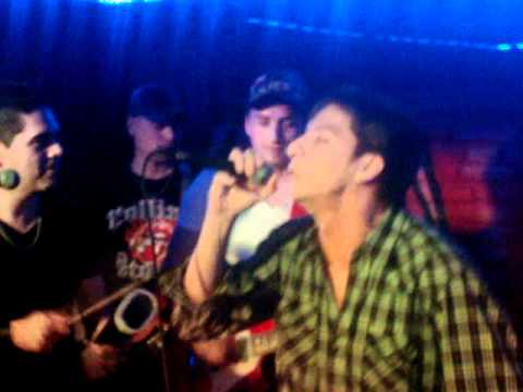 DAMIAN CORDOBA en VINO MONO junto a DANIEL GUARDIA