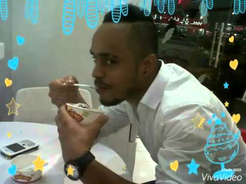 She's dating him over ice cream