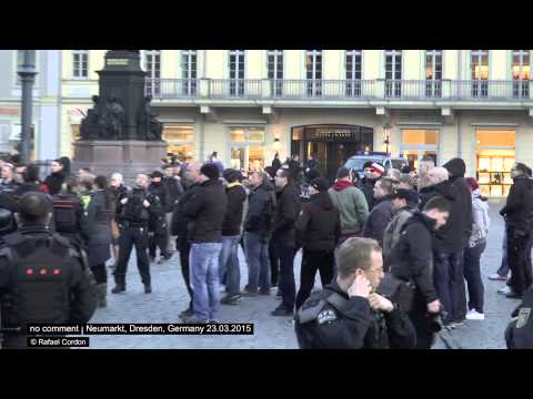 Prozession der Angsthasen am 23.03.2015 in Dresden auf dem Neumarkt