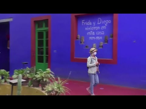 弗裡達-卡洛故居在墨西哥城重新開放 (Frida Kahlo's home reopens in Mexico City)
