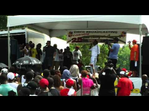 AKON KONVICT MUZIK VERSE SIMMONDS "BOO THANG" 2011 FOXIE 105  FAMILY DAY