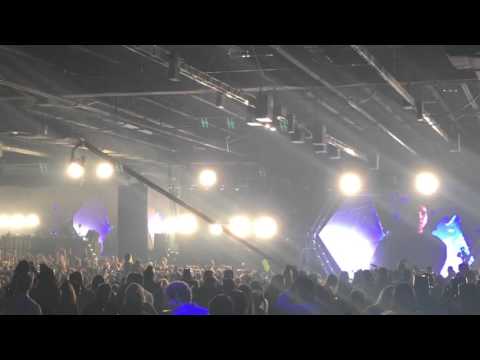 Skrillex live Reaction NYE 2015 4K