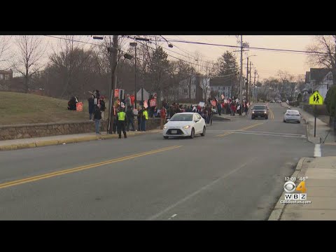 Woburn schools closed as teachers go on strike