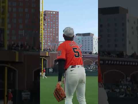 Take the field with Jung Hoo Lee! #RivalryWeekend