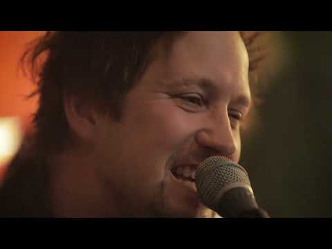 Del Barber Performs "Still Got You"