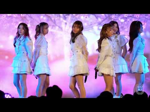 BNK48 Jib - Sakura no Ki ni Narou @ BNK48 1st Gen SPECIAL SINGLE「Jiwaru DAYS」[Fancam 4K 60p] 221120
