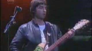 Oasis - Who feels love? (live)