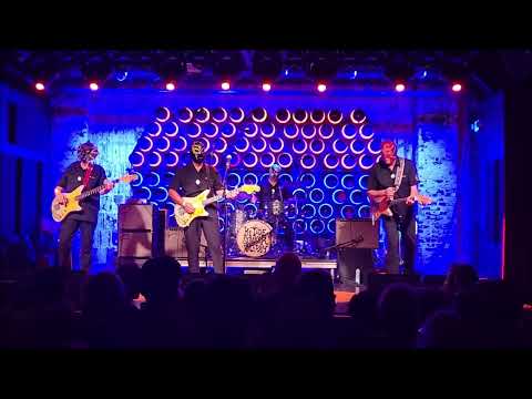 Los Straitjackets - Pacifica [Live]