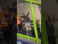 Voor de wedstrijd tussen Vitesse en az waren sommige supporters uit Alkmaar Iets te enthousiast 🤭