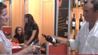 preview picture of video 'VinDouro abre portas da Ásia aos vinhos do Douro'
