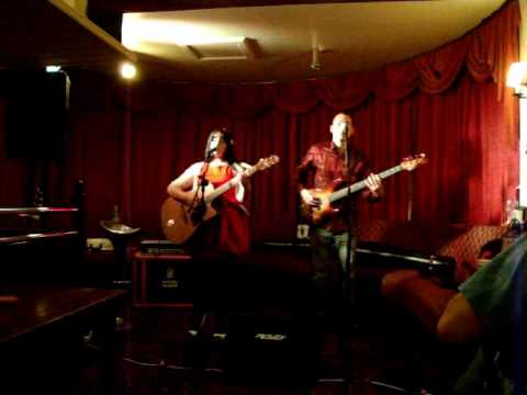 Clip of I can't be the One Jemma Rycroft and Edd Bateman June 09.wmv