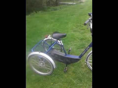 Fiets uit het ruim gehaald met magneet vissen en dreggen van wie is die