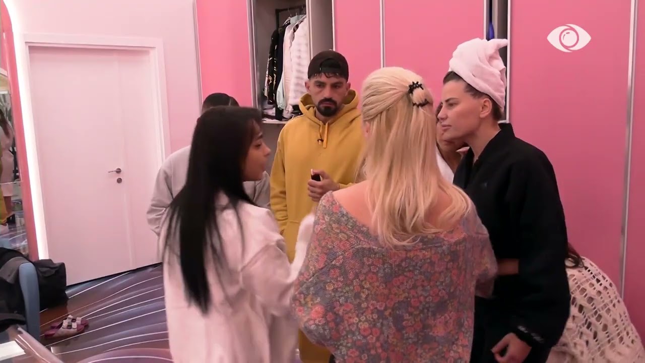 “Ske pikë dinjiteti, je pa karakter”/ Vijon debati mes Eglit dhe Valbonës: E ke treguar turpin...