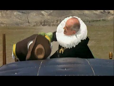 Les villageois Monseigneur ils vous acclament - La Folie des Grandeurs - Louis De Funès