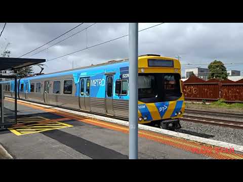 Trains at Middle Footscray station