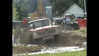 preview picture of video 'Ashley Seier Second Run at Boondockers Mud Bog at Summer Hill'