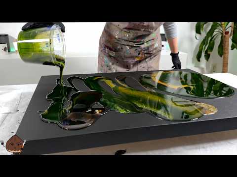 Mystische Eleganz: Strahlendes Kunstwerk aus Acryl, Epoxidharz & 24 Karat Gold