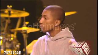 Snoop Dogg &amp; Pharrell - Beautiful LIVE 2004