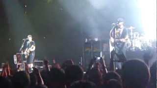 Blink 182 - When You Fucked Grandpa + Man Overboard (Live in Madrid 2012)