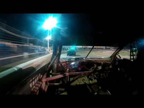 Arlington 29/12/18 1300 Stockcars Heat 1 on board 419 Chris Capon