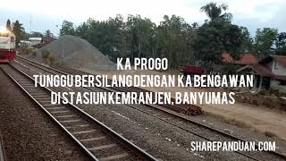 preview picture of video 'KA Progo Tunggu Bersilang dengan KA Bengawan di Stasiun Kemranjen'