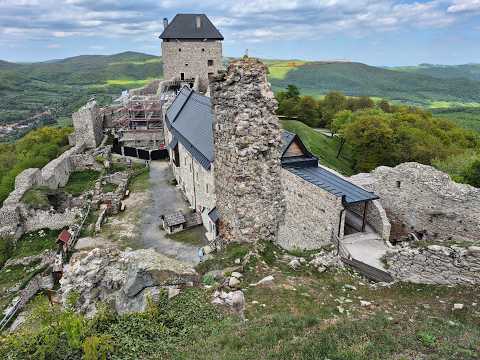 Weg naar Castle Regéc te Hongarije.