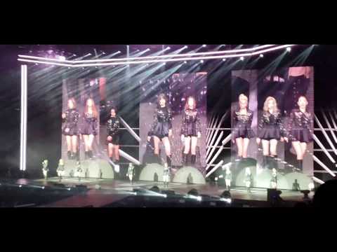 TWICE World Tour 2019 'TWICELIGHTS' in Newark - Opening Introductions and Stuck In My Head