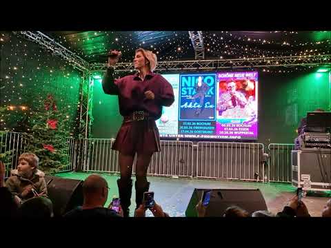 Anna Maria Zimmermann am Steeler Weihnachtsmarkt 08 11 2025