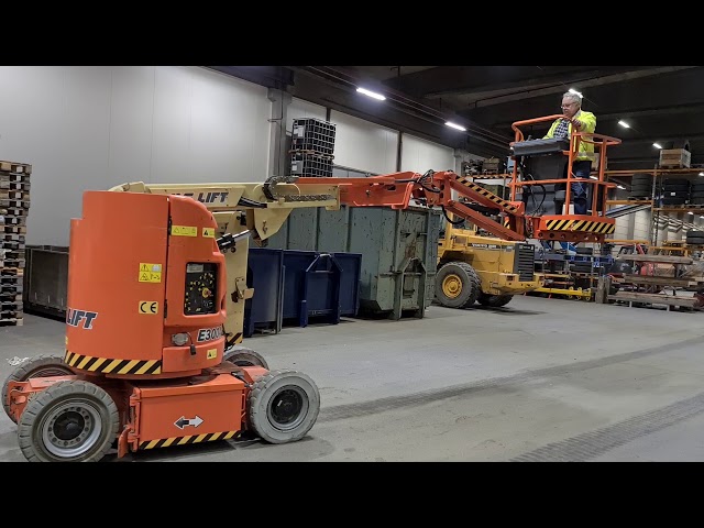 737881 Bomlift JLG E300 AJP