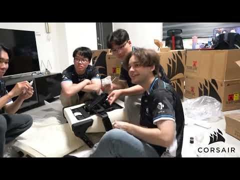 Chiefs LCP Unboxes the CORSAIR TC500 Luxe Gaming Chair!