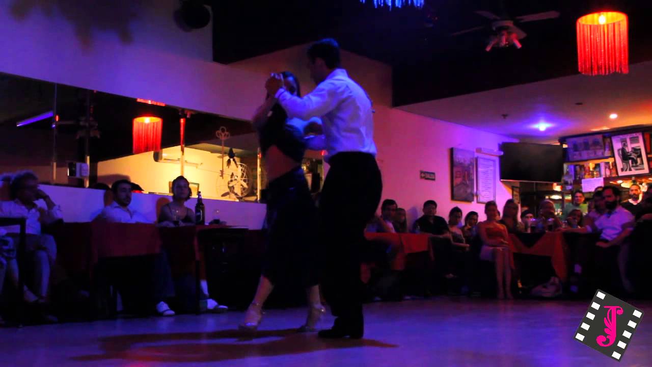 SABRINA TONELLI Y HORACIO HERRERA en MILONGA10 04