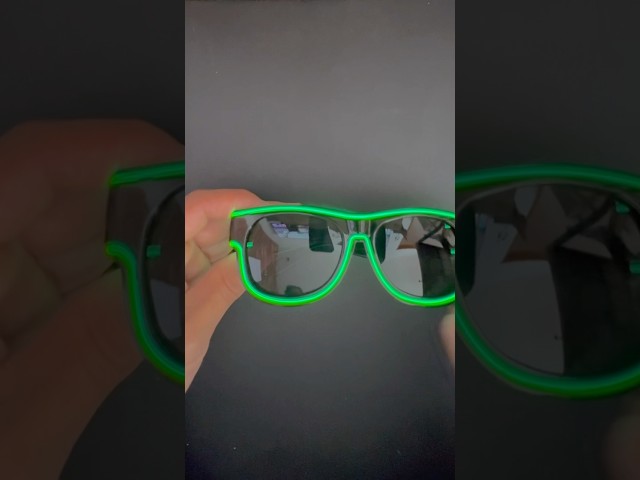 Vídeo relacionado con Mikulala 12 Piezas LED Gafas De Luz Para La Fiesta De Neón Gafas De Fiesta Traje De Los Hombres Rave Gafas Para Accesorios De Fiesta Gafas De Fiesta Para Cumpleaños De Los Niños De Regalo