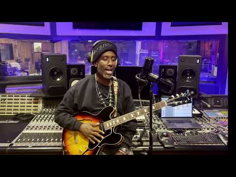 The Christmas Song  - Cover by Shawn Stockman  (Boyz II Men)